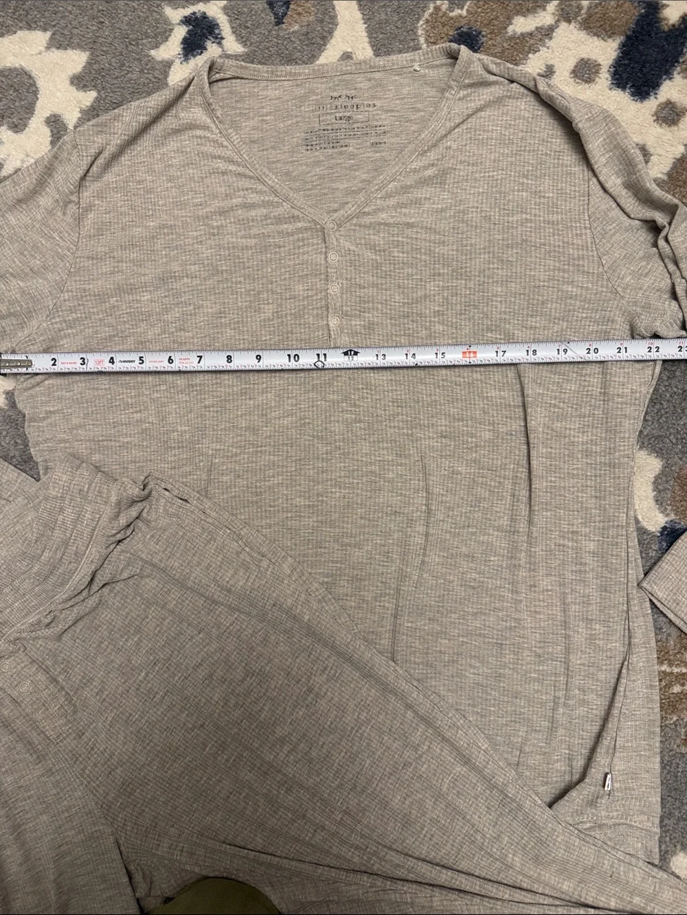 Little Sleepies pajama set woman’s size large gray taupe color